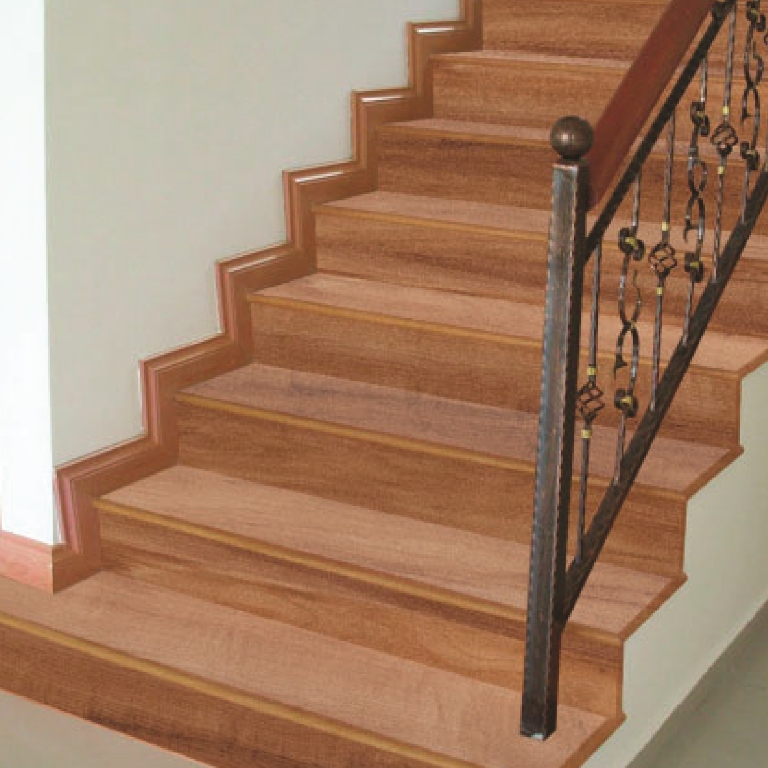 escaleras de madera moderna