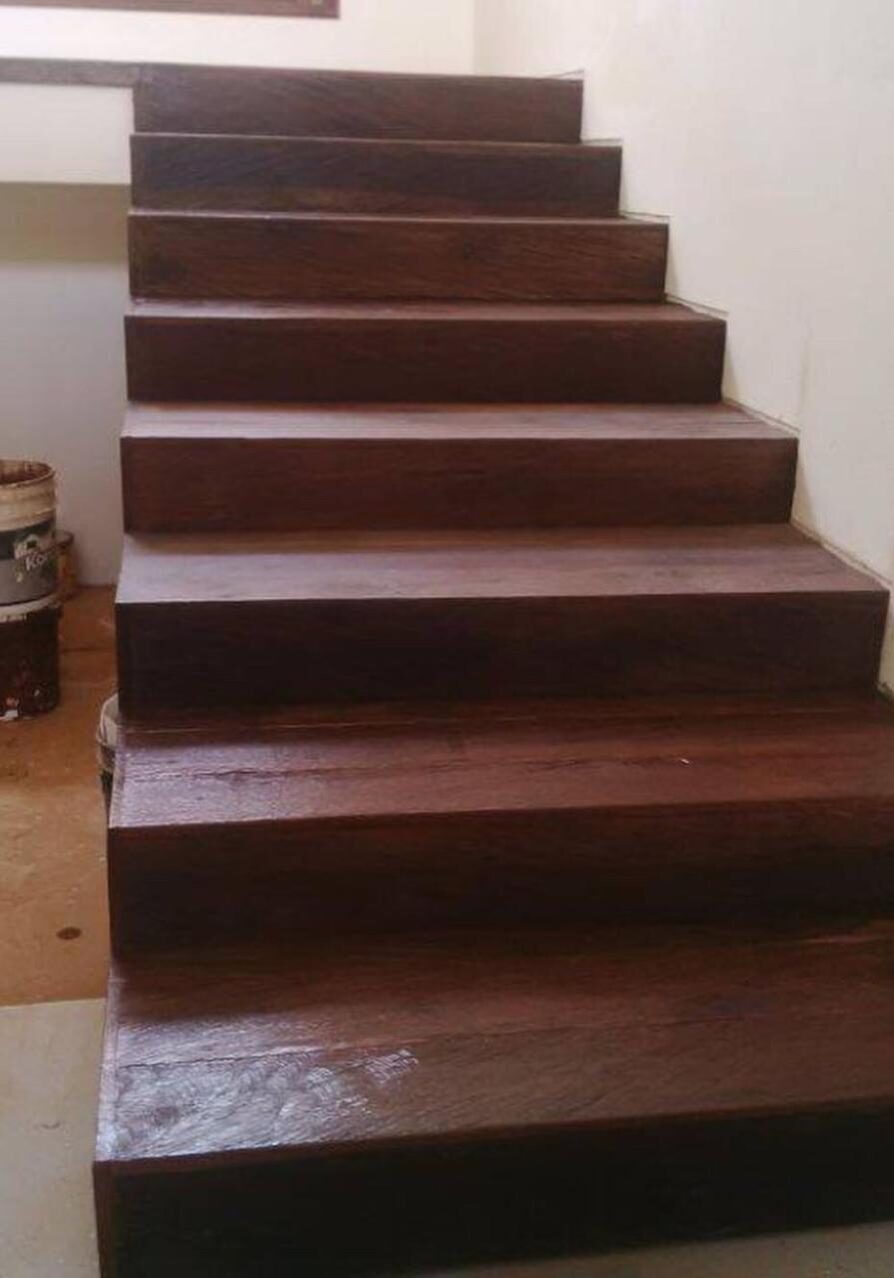 escaleras rusticas de madera