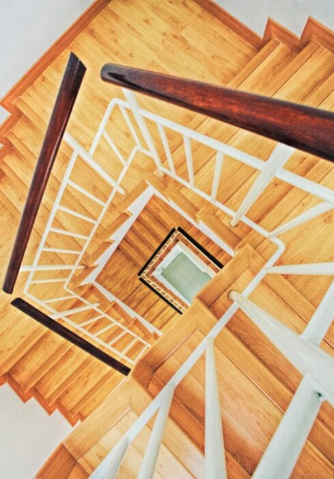 cuidado de escaleras de madera
